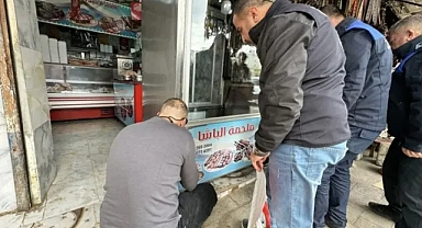 CHP'li Kilis Belediyesi Arapça tabelaları sökmeye başladı