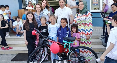 Polis Abla İlkokulu Çocuk Şenliğinde Örnek Davranış